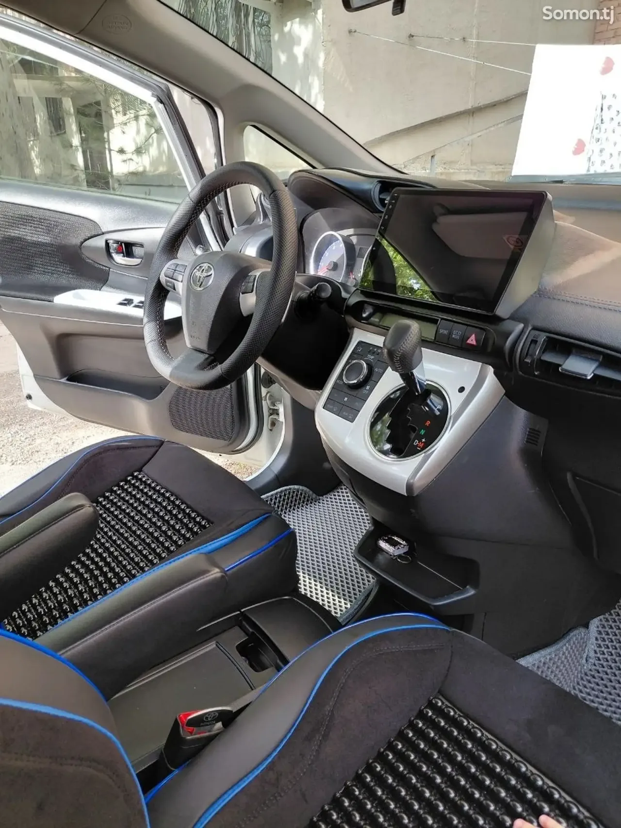 Toyota Wish 2015 · 1.8 AT