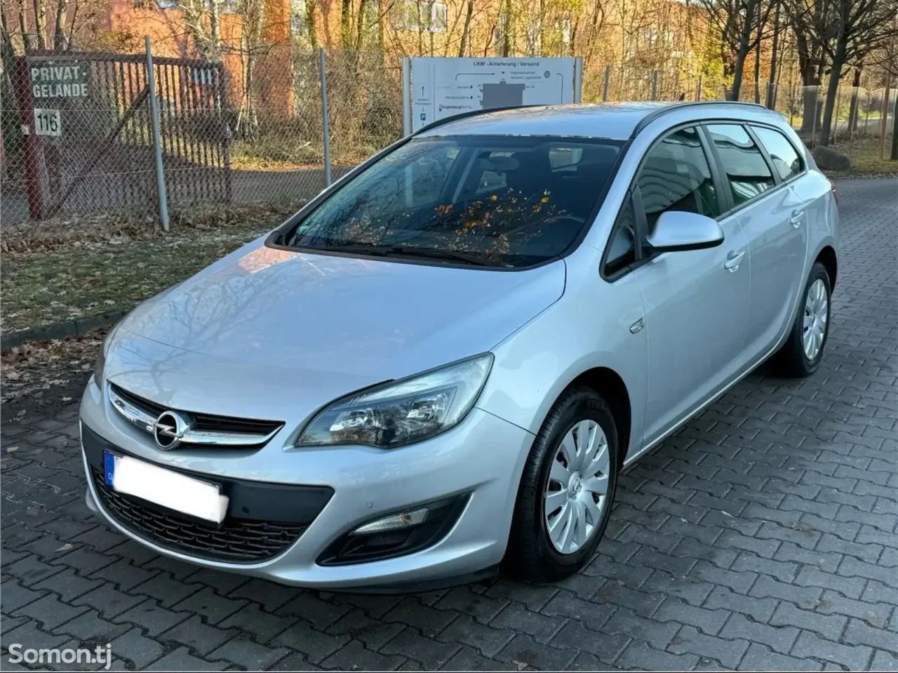 Opel Astra J 2015 · 1.6 MT
