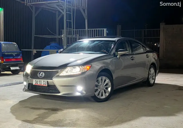Lexus ES series 2015 · 2.5 AT