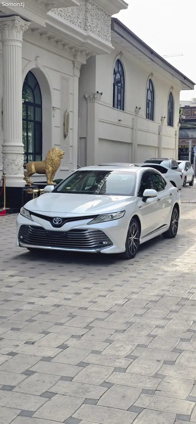 Toyota Camry 2018 · 2.5 AT