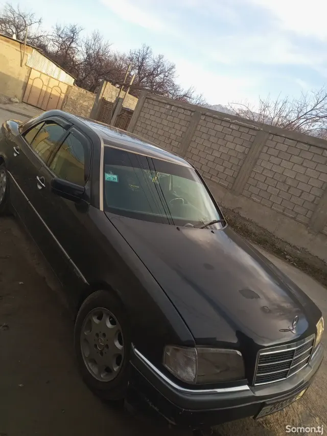 Mercedes-Benz C class 1995 · 1.8 MT