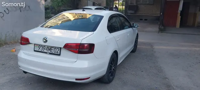 Volkswagen Jetta 2015 · 1.6 AT