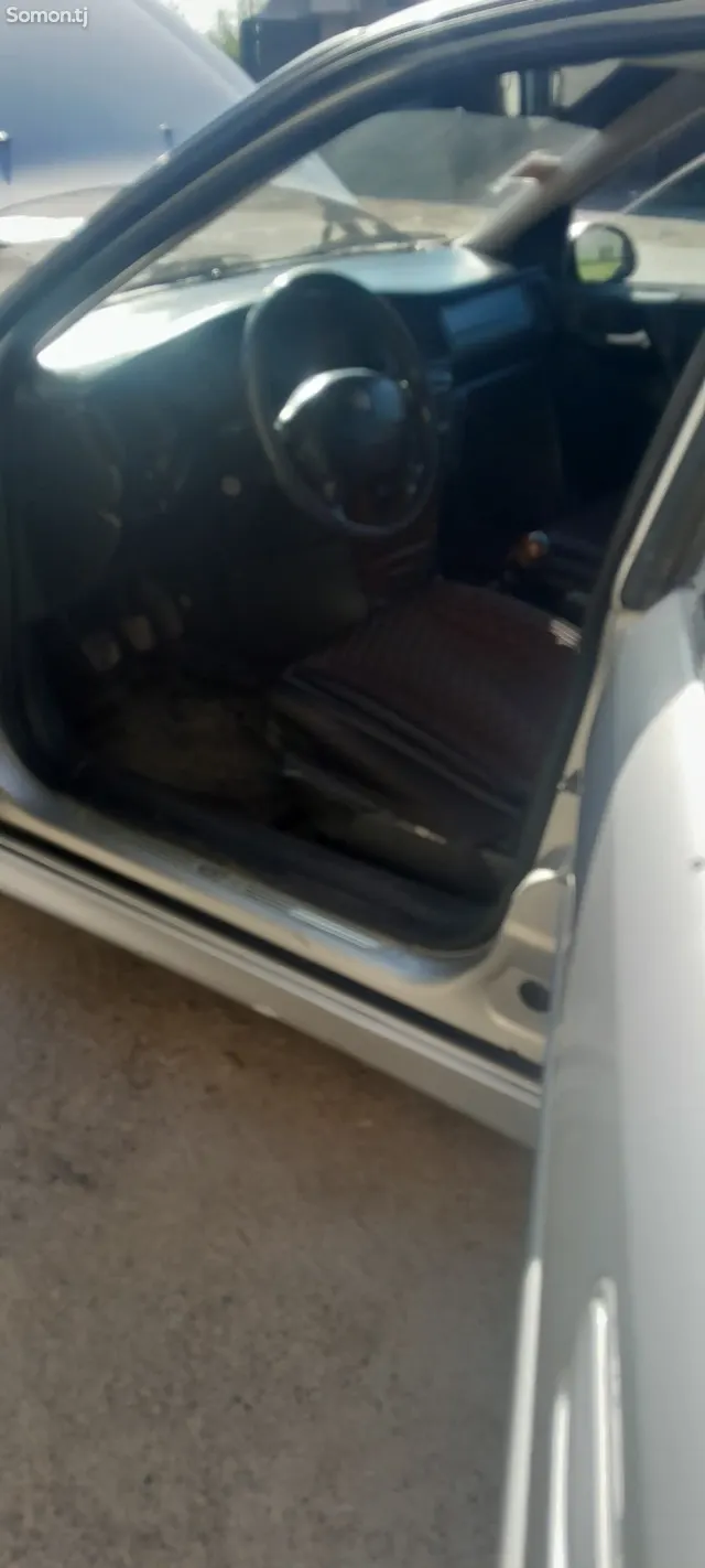 Opel Vectra B 2000 · 1.8 MT