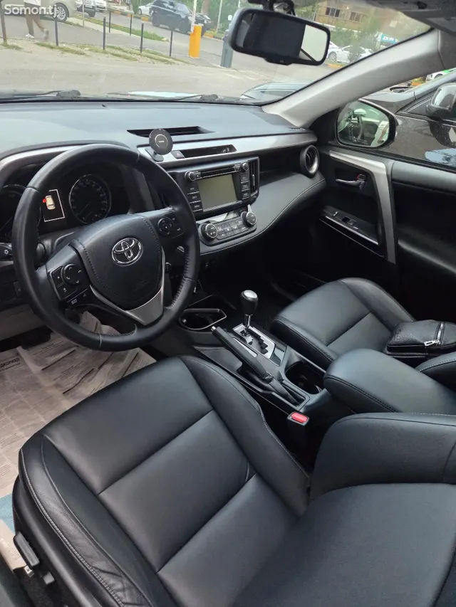 Toyota RAV 4 2017 · 2.5 AT