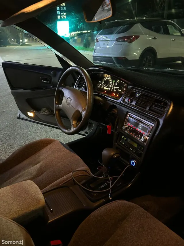 Toyota Corona Mark II 1997 · 2.5 AT