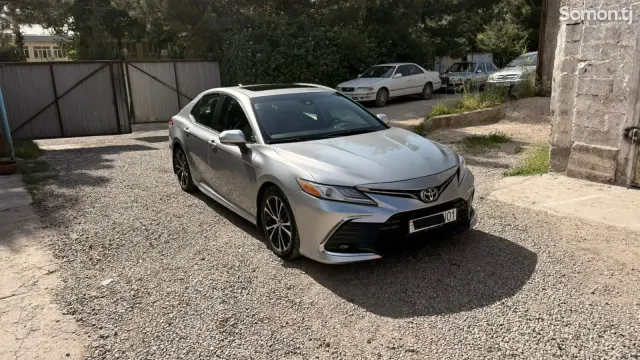Toyota Camry 2018 · 2.5 AT