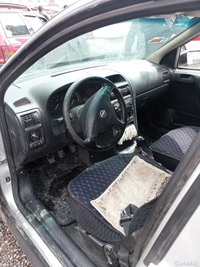 Opel Astra G 1998 · 1.6 MT