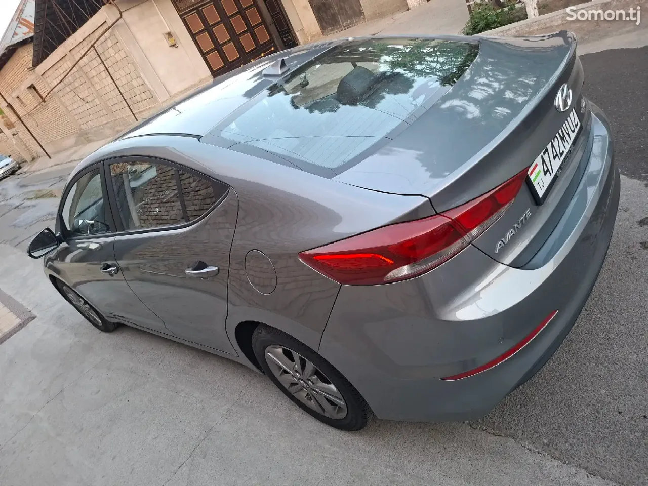 Hyundai Avante 2015 · 1.6 AT