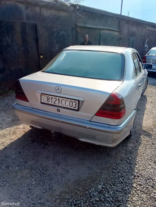 Mercedes-Benz C class 1995 · 2.0 MT