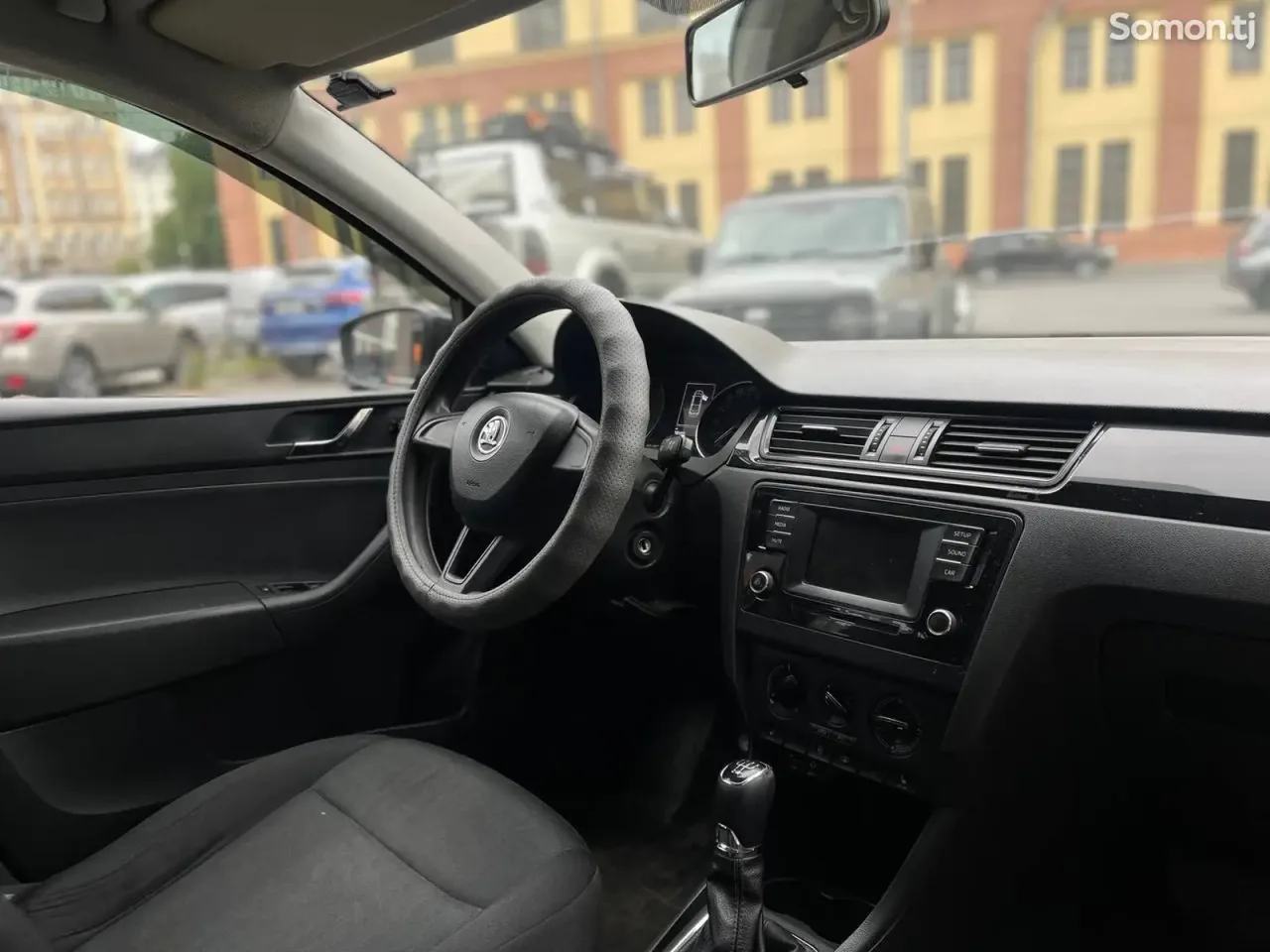 Skoda Rapid 2015 · 1.6 MT