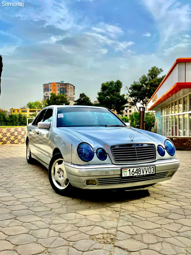 Mercedes-Benz E class 1998 · 2.3 MT