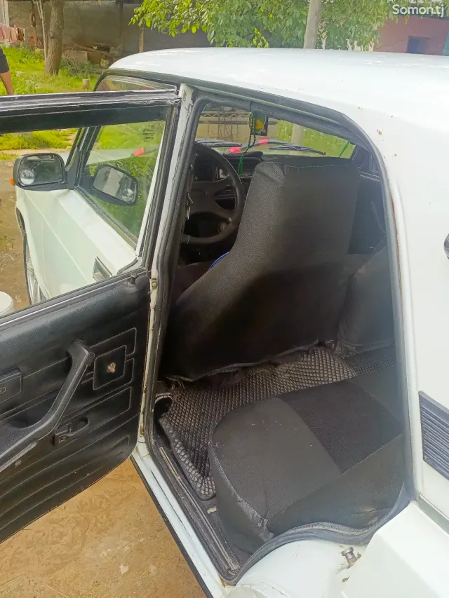 Lada (ВАЗ) 2107 2002 · 1.3 MT
