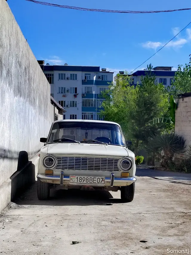 Lada (ВАЗ) 2107 1971 · 1.5 MT