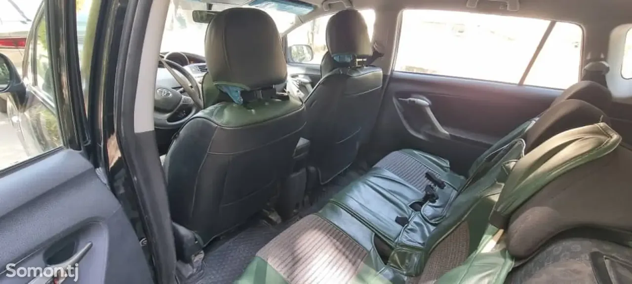 Toyota Verso 2010 · 1.8 MT