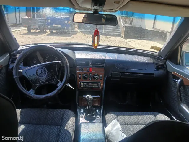 Mercedes-Benz C class 1994 · 1.8 MT