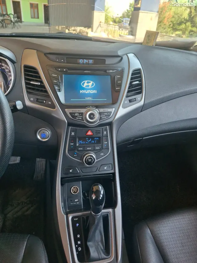 Hyundai Avante 2014 · 1.6 AT