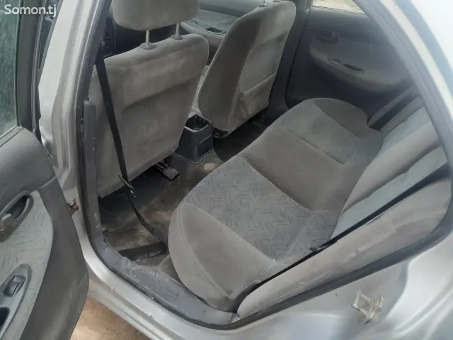 Daewoo Nubira 1997 · 1.5 MT