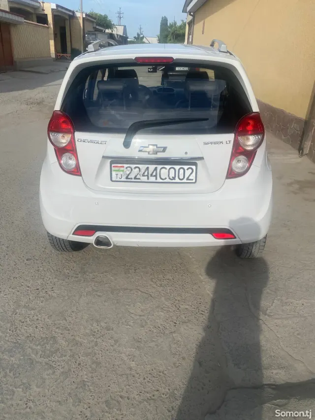 Chevrolet Spark 2016 · 1.1 AT