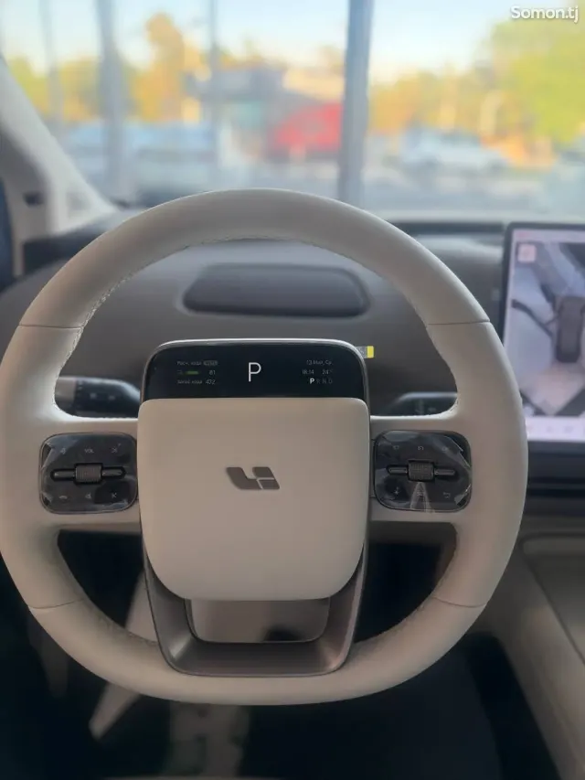 Li Auto (Lixiang) i8 2025 · AT