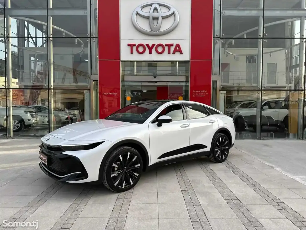 Toyota Crown 2023 · 2.4 AT
