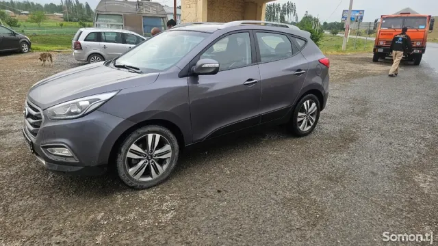 Hyundai Tucson 2015 · 2.0 AT