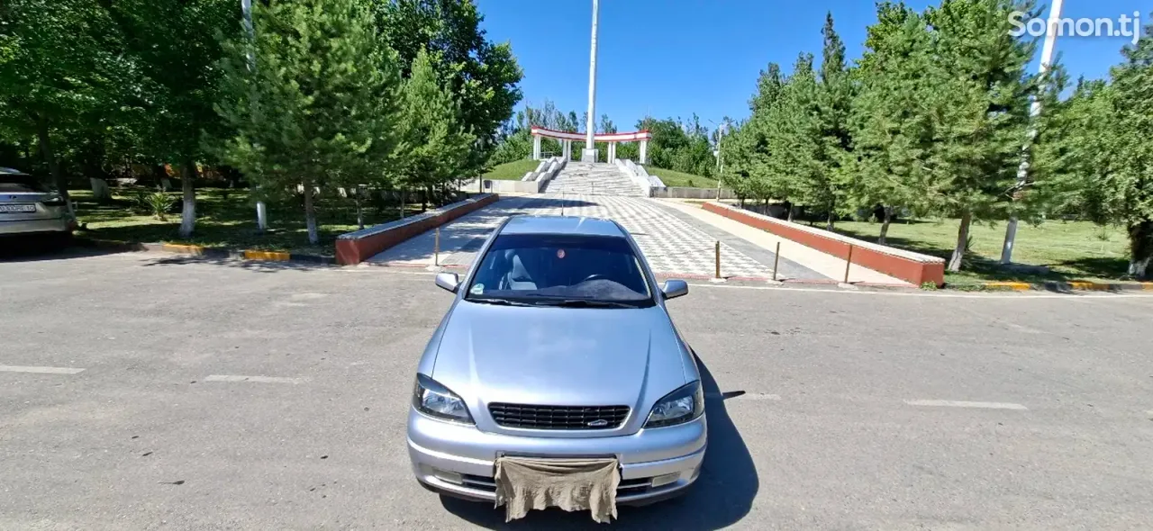 Opel Astra G 2001 · 1.6 MT