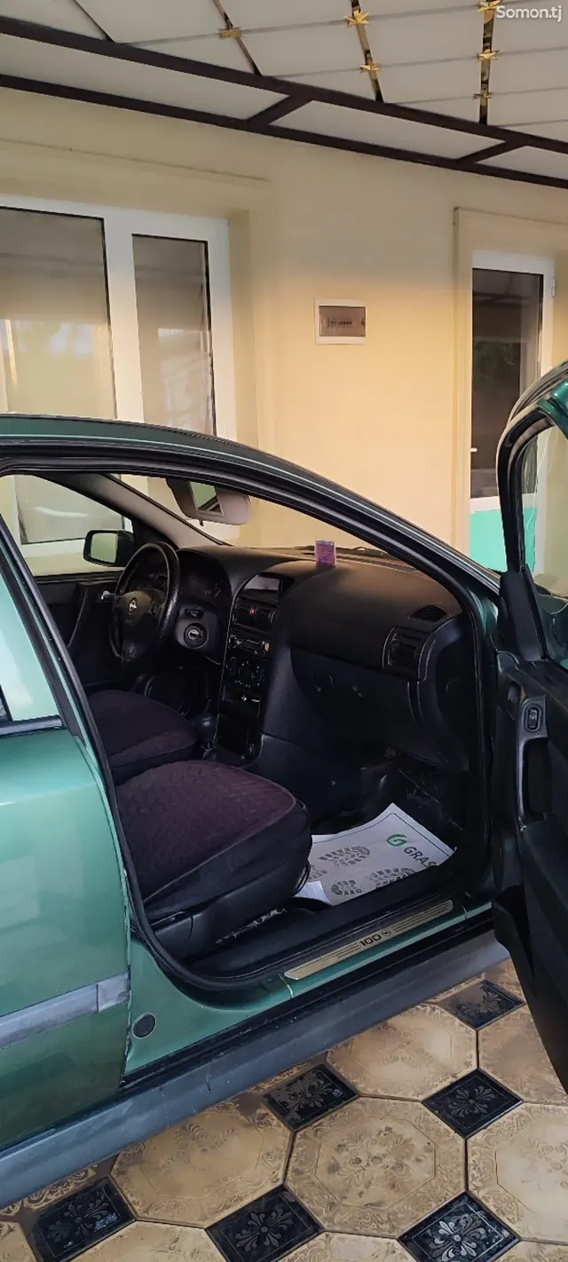 Opel Astra G 1999 · 1.6 MT