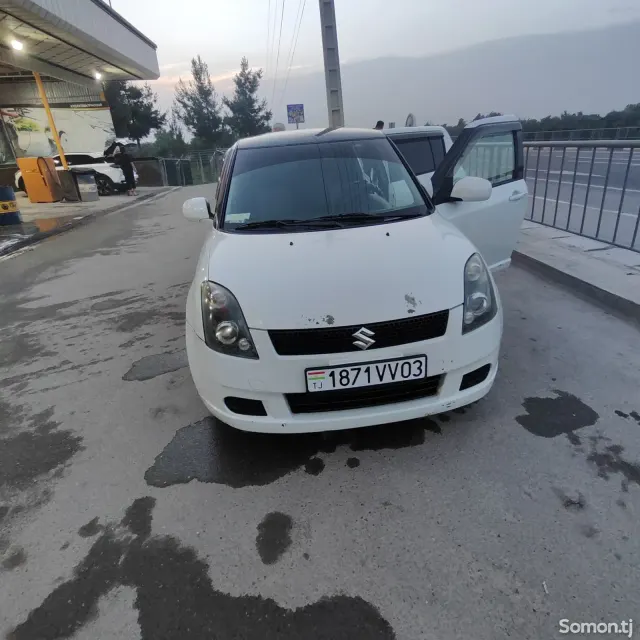 Suzuki Swift 2006 · 1.3 AT