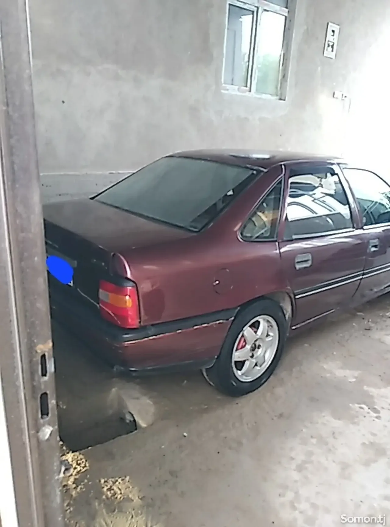 Opel Vectra A 1990 · 1.6 MT