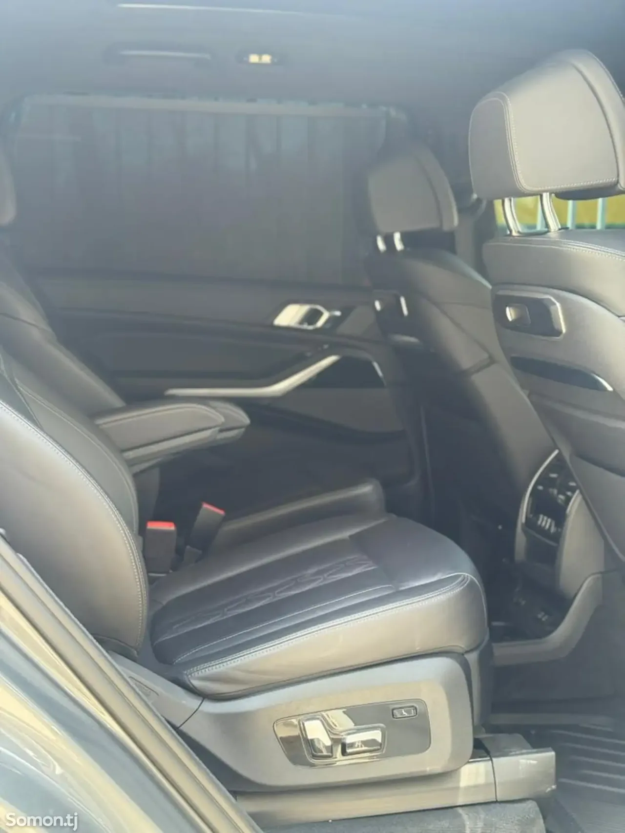 BMW X7 2023 · 4.0 CVT