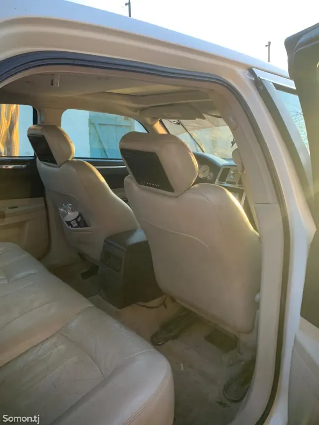 Chrysler 300C 2007 · AT