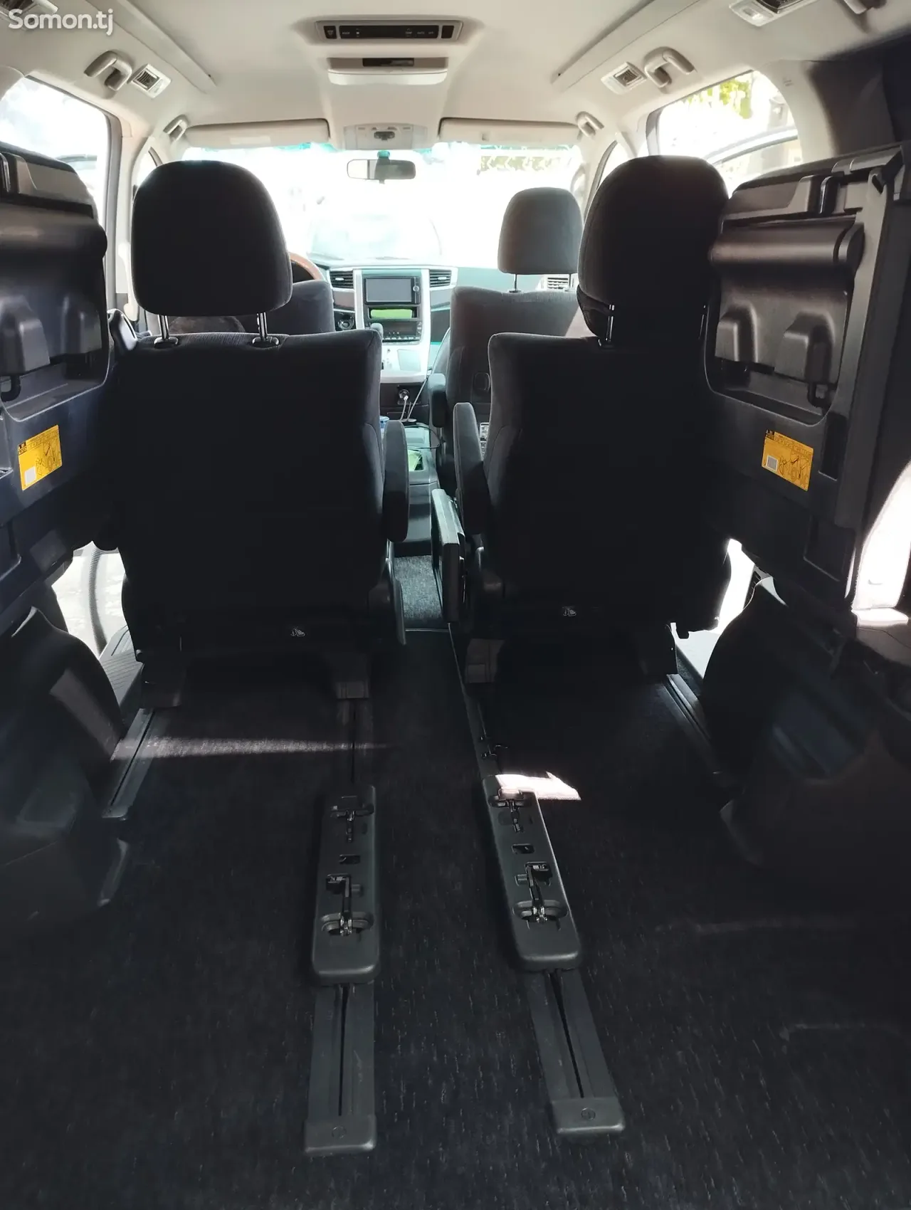 Toyota Vellfire 2014 · 2.4 CVT