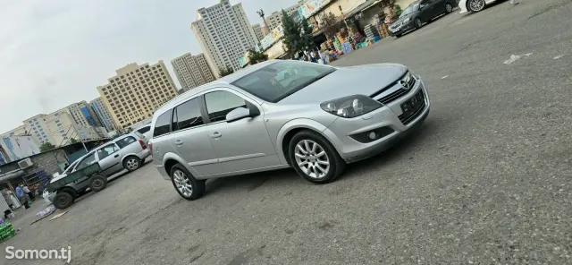 Opel Astra H 2009 · 1.8 MT