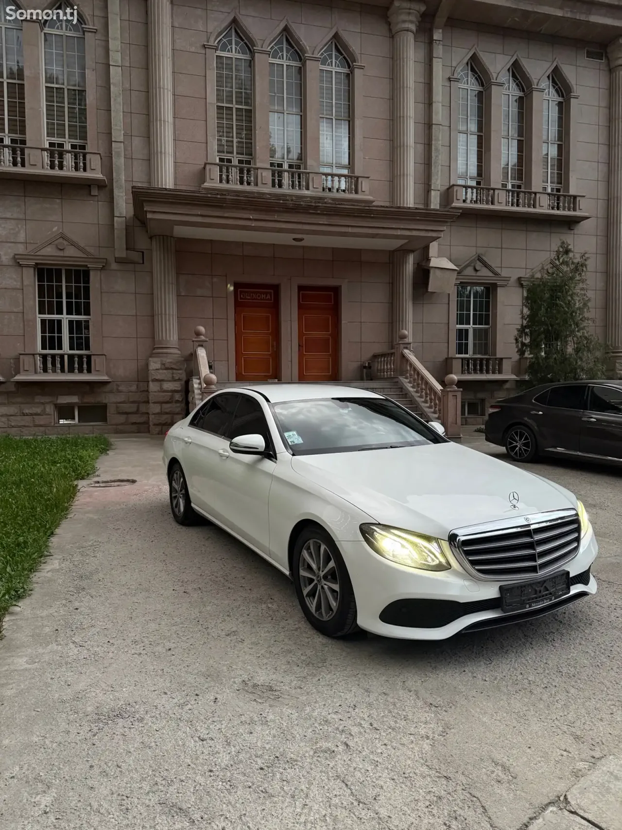 Mercedes-Benz E class 2018 · 2.2 AT