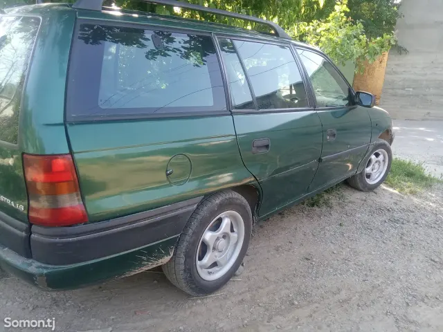 Opel Astra F 1996 · 1.6 MT