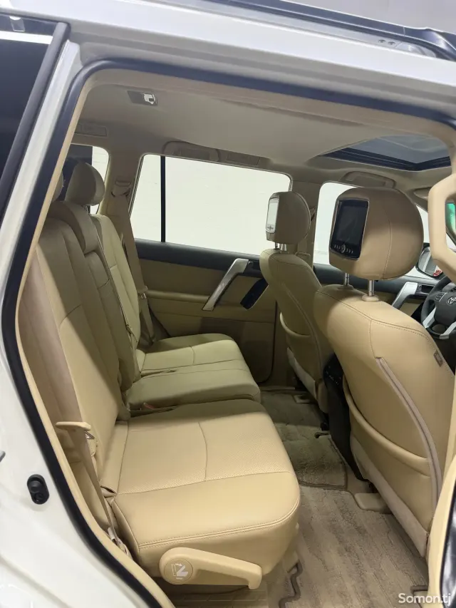 Toyota Land Cruiser Prado 2015 · 4.0 AT
