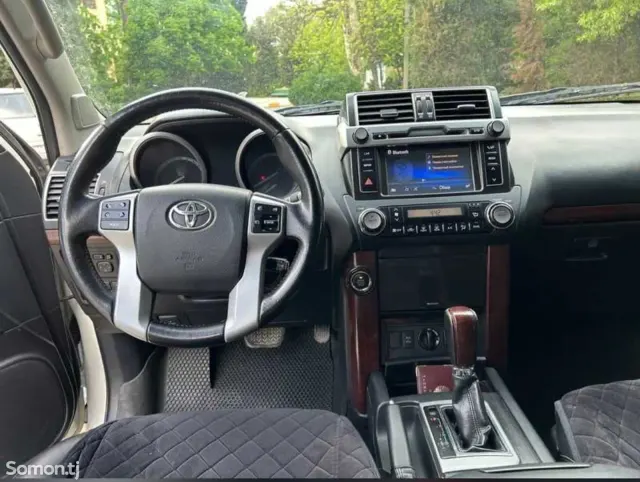 Toyota Land Cruiser Prado 2014 · 4.0 AT