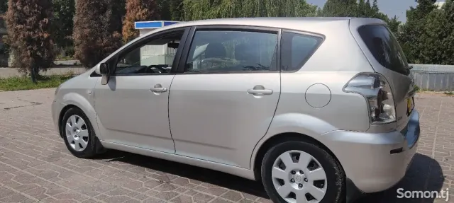 Toyota Verso 2006 · 2.2 MT