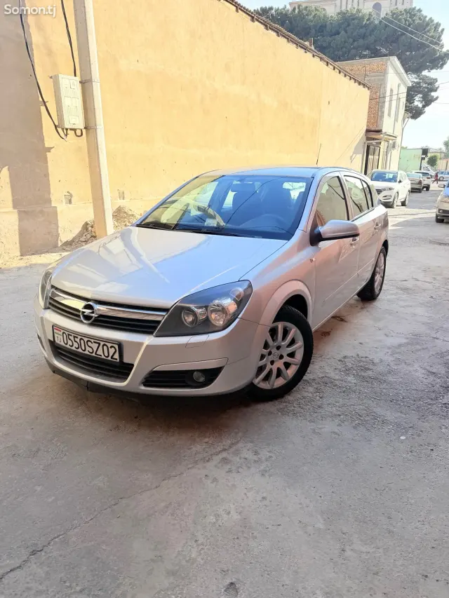 Opel Astra H 2006 · 1.6 MT