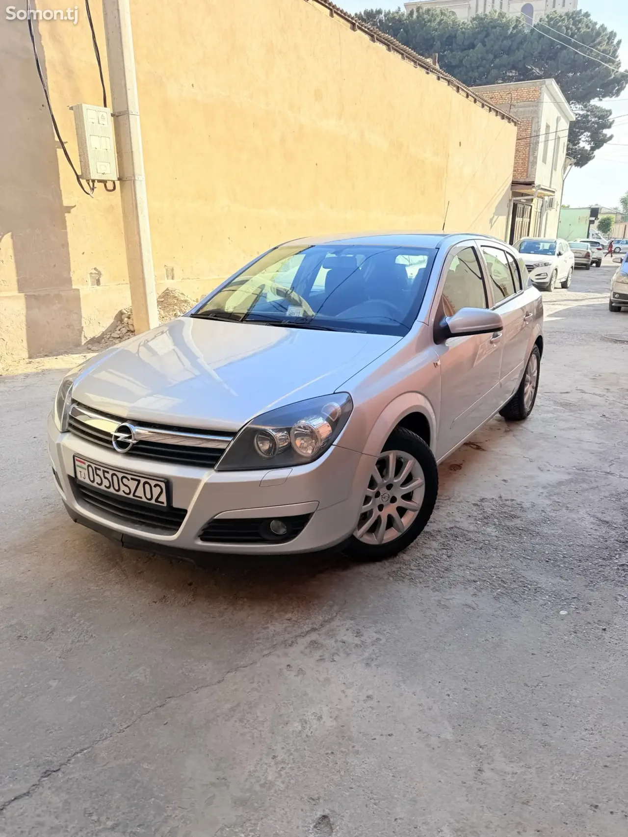 Opel Astra H 2006 · 1.6 MT
