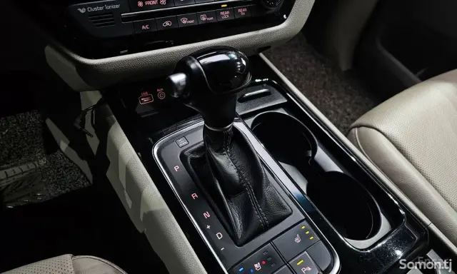 Kia Carnival 2014 · 2.2 AT