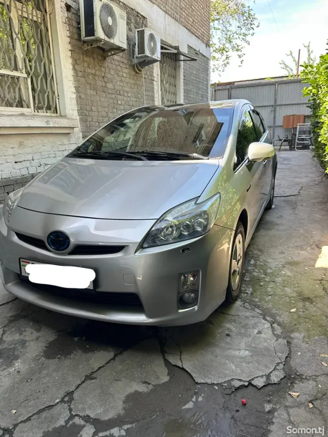 Toyota Prius 2010 · 1.8 AT