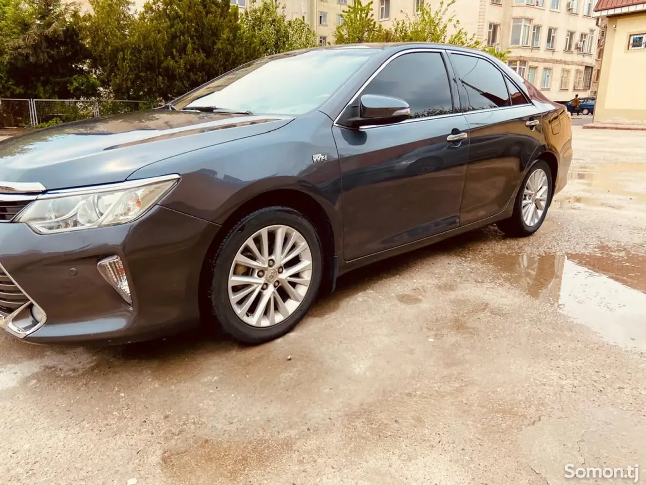 Toyota Camry 2016 · 2.5 AT