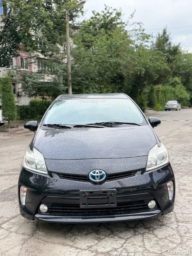 Toyota Prius 2014 · 1.8 AT