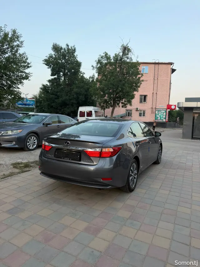 Lexus ES series 2014 · 3.0 AT
