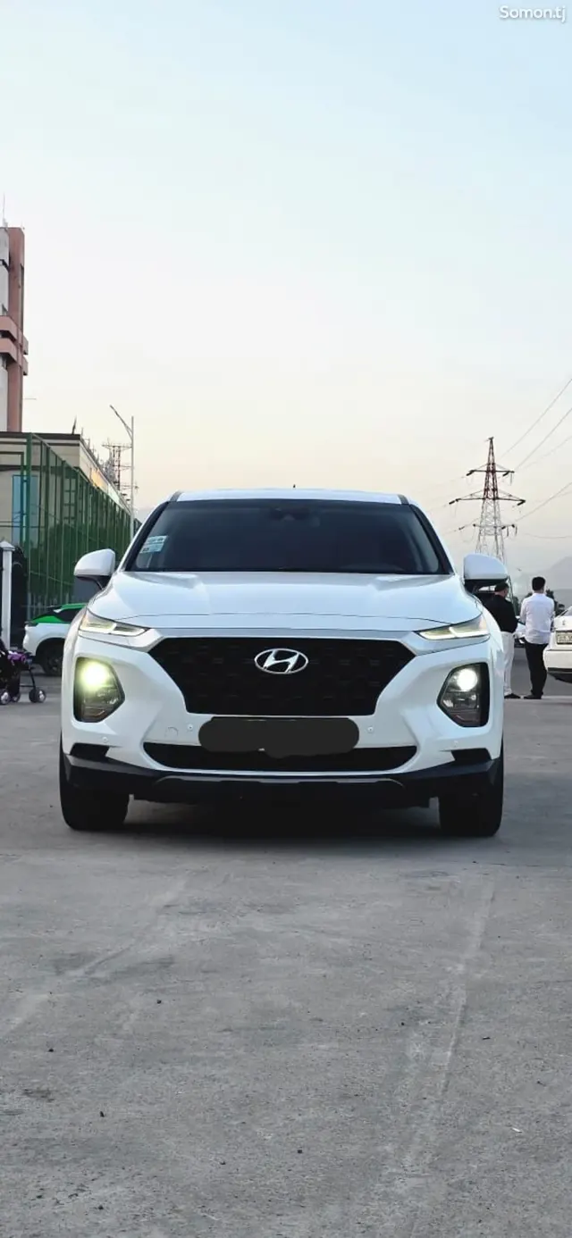 Hyundai Santa Fe 2019 · 2.4 AT