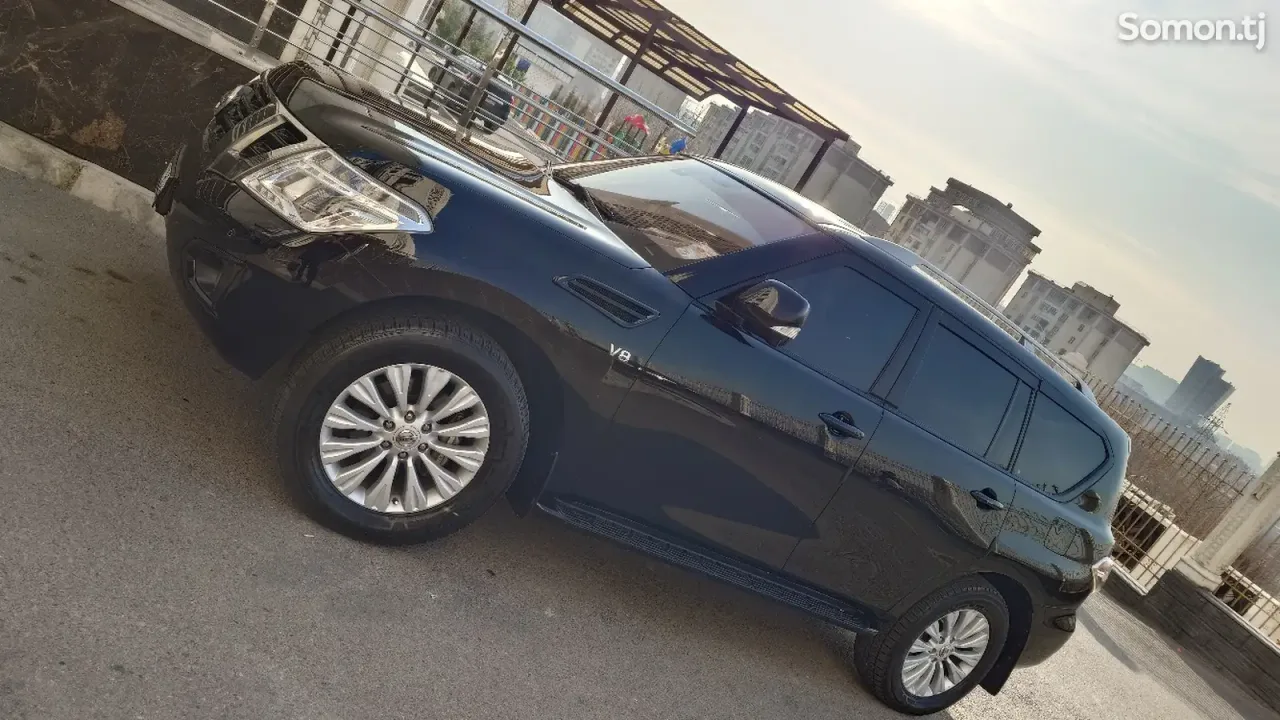 Nissan Patrol 2016 · 5.6 AT