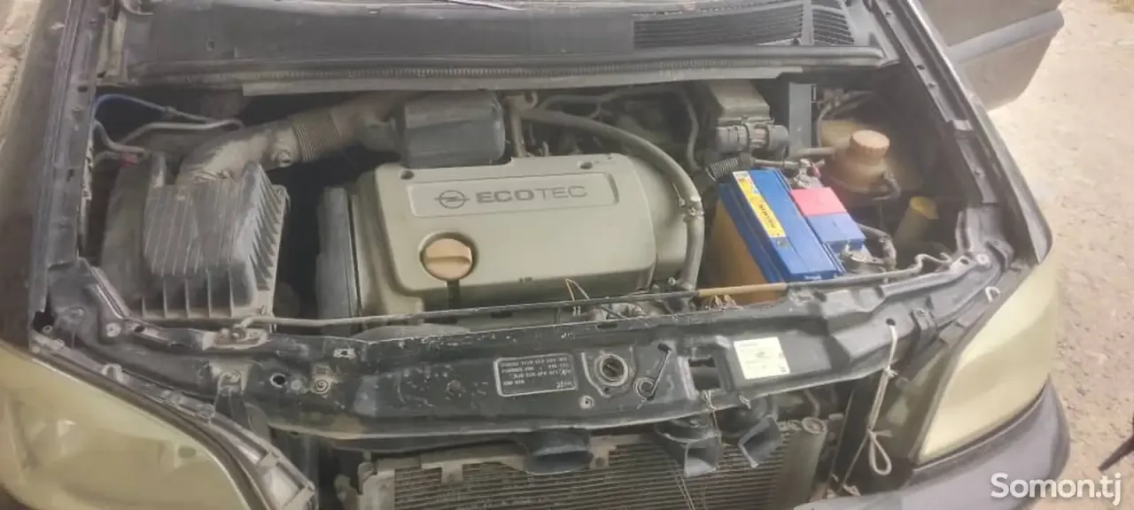 Opel Zafira 2002 · 1.6 MT