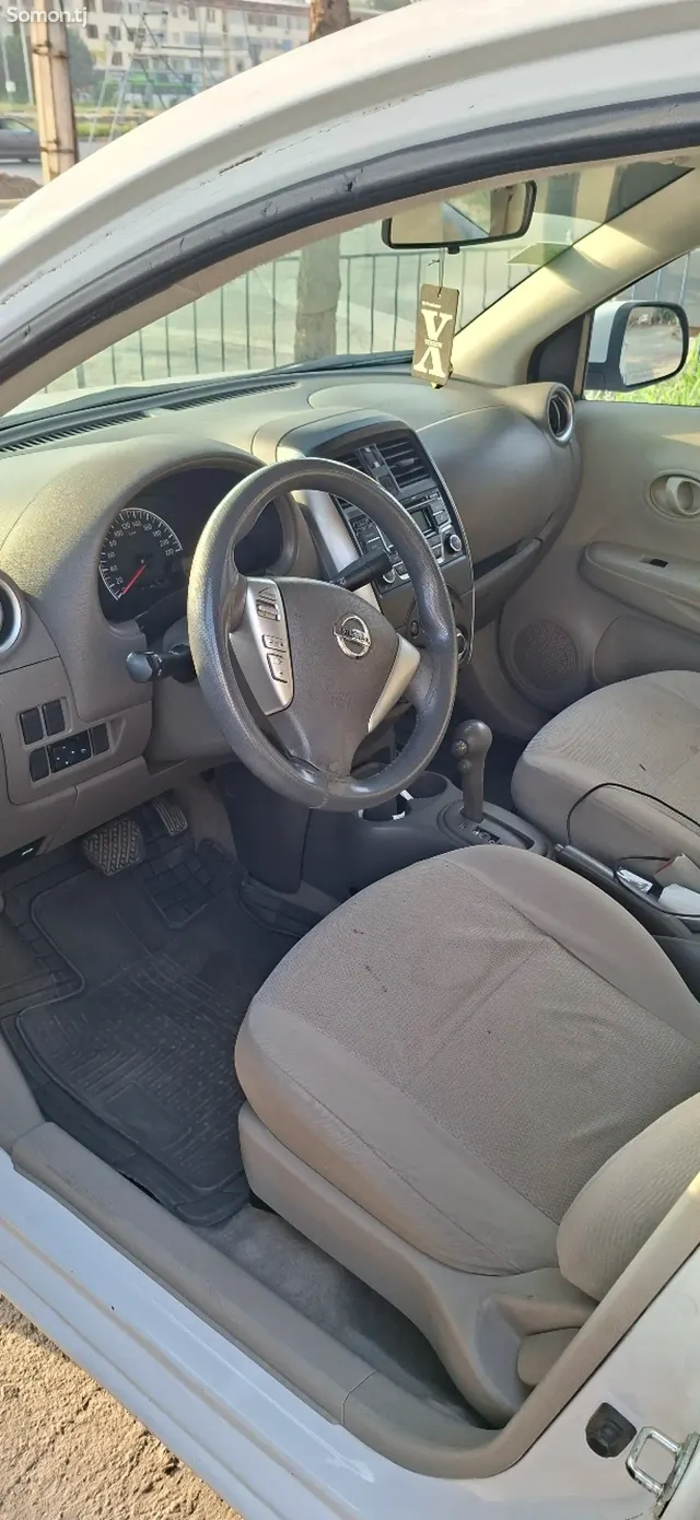 Nissan Sunny 2016 · 1.6 AT