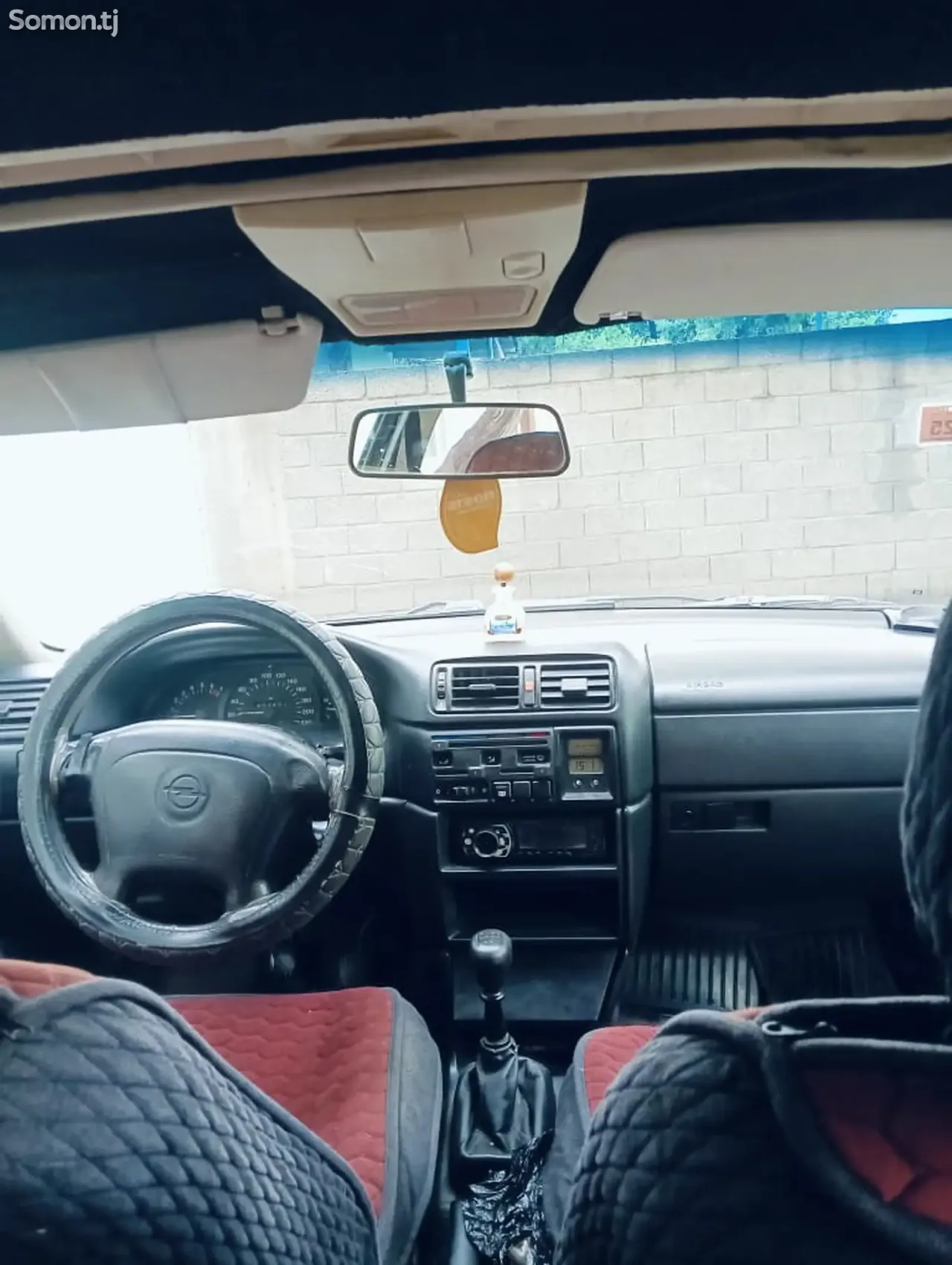 Opel Vectra A 1995 · 1.6 MT